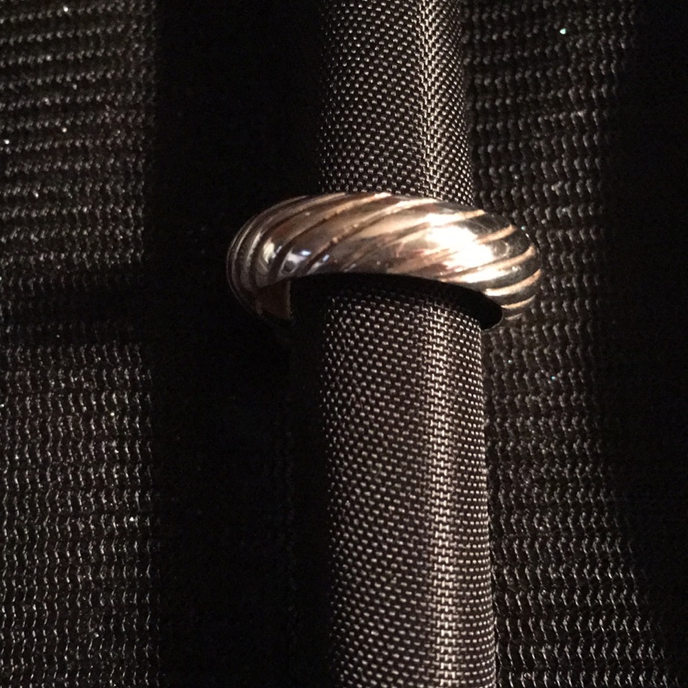 Ring - Picture 3 of 3
